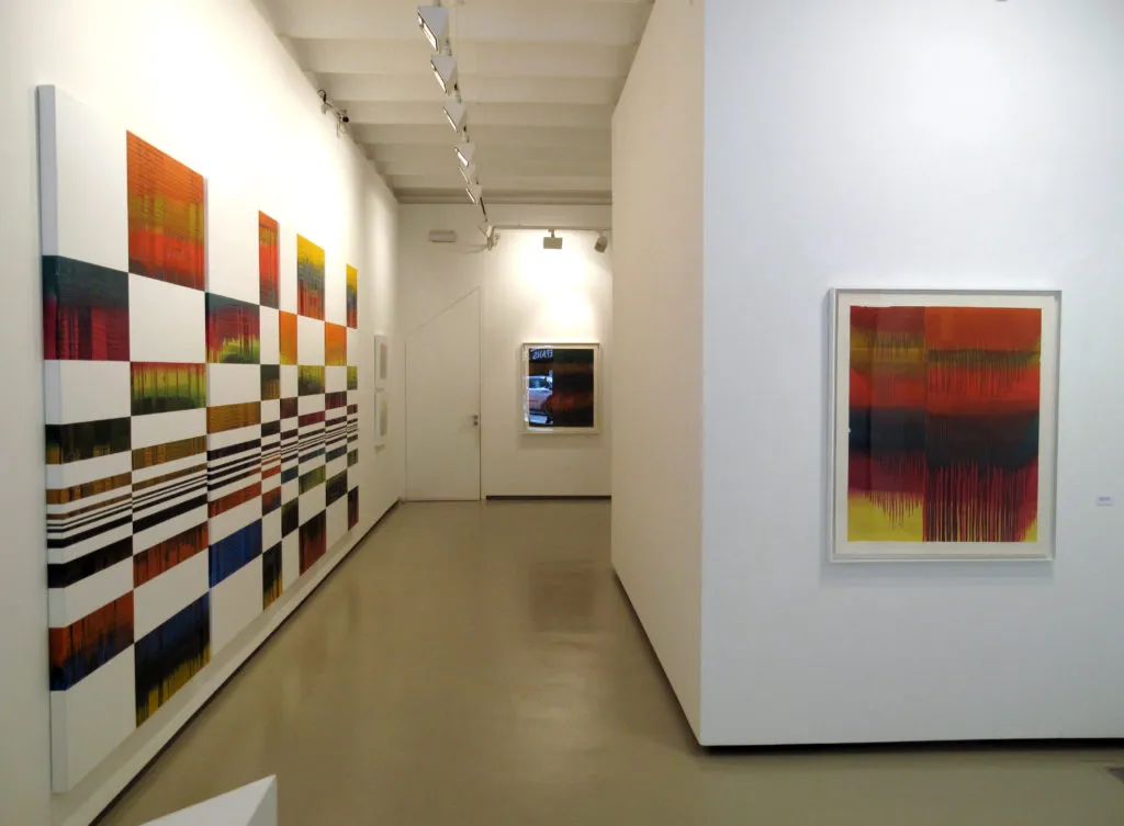 Imagen de la exposición Visiones deslizantes II. Galería María José Castellví, Barcelona 2010