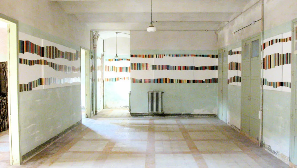 Imagen de la exposición (Re)visions. Asil Gomis, Agullana, Girona 2002