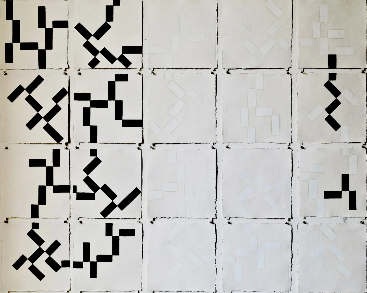 Imagen de la obra B&W–Polyptych-Paper-Grid